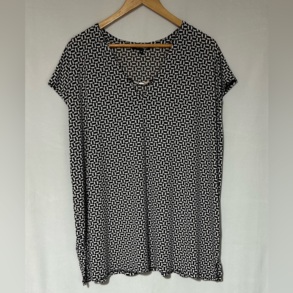 🔥 5/$25 George Black & White Blouse XXL
